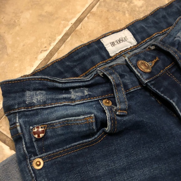 Girls Hudson cropped distressed jeans 💙💙 - Picture 2 of 6